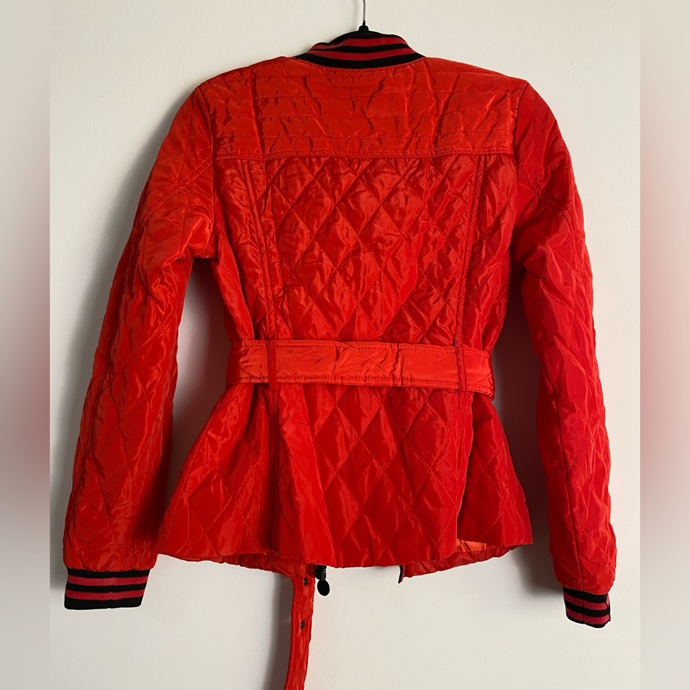 NWOT Gorgeous Women’s Red Retro Black Trim Windbreaker Belted Jacket, - Picture 3 of 9